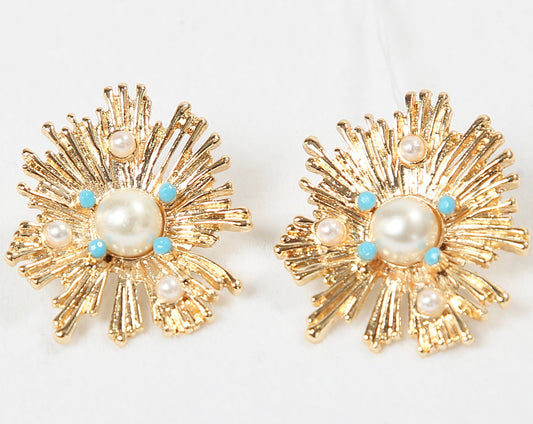 Gold Earrings with Pearl